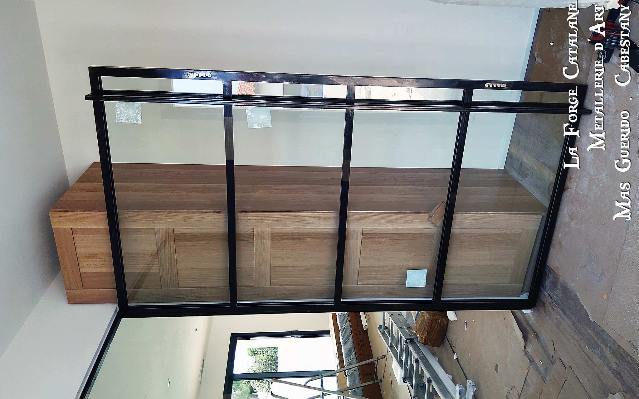 porte en fer avec verre et baton de marechal forge catalane.jpg